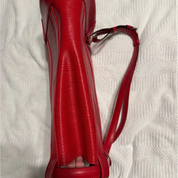 Louis Vuitton Vibrant Red Epi Leather Sling Bag - Picture 11 of 16